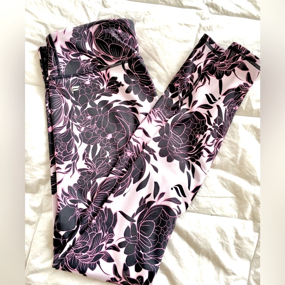 Fabletics PowerHold Leggings - Pink Black Floral Peony Small